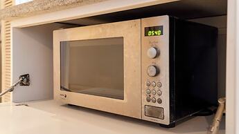 Avalon Saigon District 1 - Independence Palace