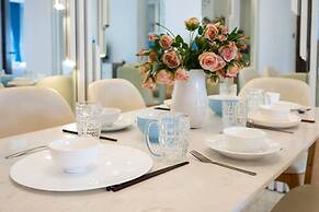 Saigon Royal - Trendy Modern Apartment