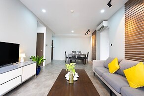 Saigon Royal - Trendy Modern Apartment
