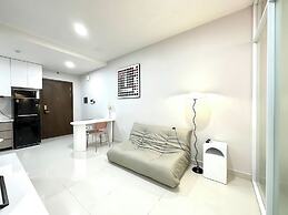 Saigon Royal - Trendy Modern Apartment