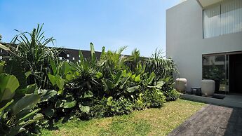 Five Palms Villas 4 by Villa Finder