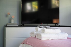 BRIGHT Fort Lauderdale Tropical Retreat