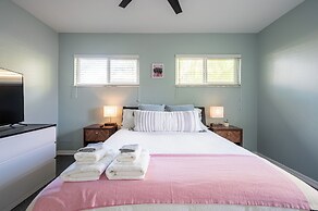 BRIGHT Fort Lauderdale Tropical Retreat