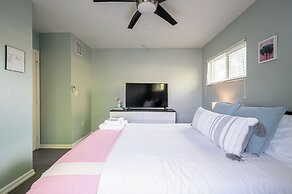 BRIGHT Fort Lauderdale Tropical Retreat