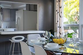 BRIGHT Fort Lauderdale Tropical Retreat