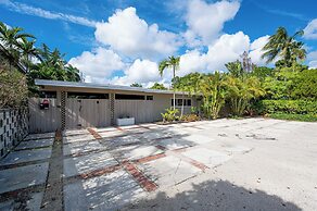 BRIGHT Fort Lauderdale Tropical Retreat