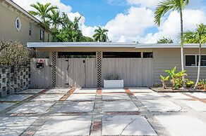 BRIGHT Fort Lauderdale Tropical Retreat