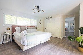 BRIGHT Fort Lauderdale Tropical Retreat