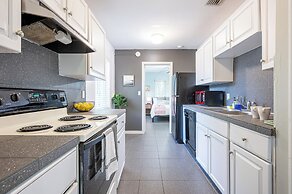 BRIGHT Fort Lauderdale Tropical Retreat