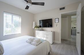 BRIGHT Fort Lauderdale Tropical Retreat