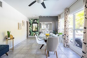 BRIGHT Fort Lauderdale Tropical Retreat