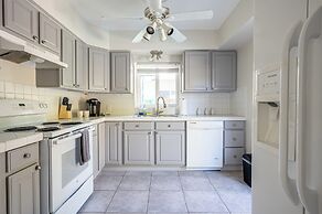 BRIGHT Fort Lauderdale Tropical Retreat