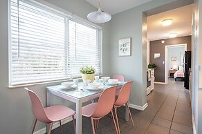 BRIGHT Fort Lauderdale Tropical Retreat