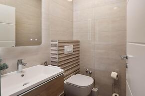 Seafront Apartment Nana 1