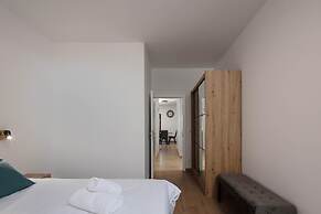 Seafront Apartment Nana 1