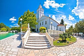 Pool House Beba Tribalj Lake