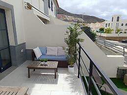Villa-costaadeje-3br-balcony-wifi-parking