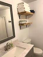 Stunning Phoenix Studio Stylish Oasis in a Prime Location