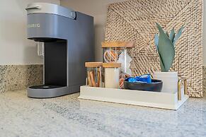 Dos Palmas - Gilbert Poolside Retreat