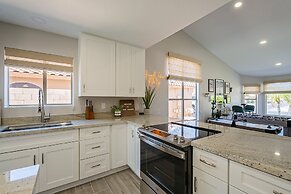 Dos Palmas - Gilbert Poolside Retreat