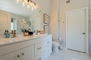 Dos Palmas - Gilbert Poolside Retreat