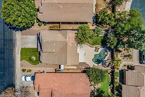 Dos Palmas - Gilbert Poolside Retreat