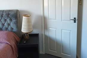 Leeds - Apartment - Stay 3- Parking - Garden