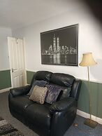 Apartment-sleeps3-parking-garden-internet