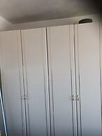 Apartment-sleeps3-parking-garden-internet