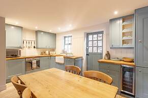 Host Stay The Old Smokey