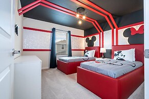 Stunning 7Bd Jacuzzi Pool Close to Disney Windsor Cay 16217