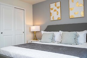 Stunning 7Bd Jacuzzi Pool Close to Disney Windsor Cay 16217