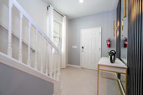 Stunning 7Bd Jacuzzi Pool Close to Disney Windsor Cay 16217