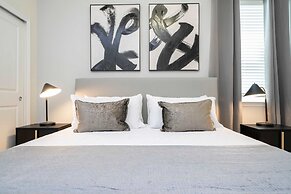 Stunning 7Bd Jacuzzi Pool Close to Disney Windsor Cay 16217