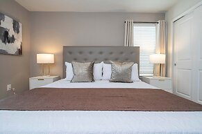 Stunning 7Bd Jacuzzi Pool Close to Disney Windsor Cay 16217