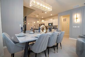 Stunning 7Bd Jacuzzi Pool Close to Disney Windsor Cay 16217
