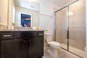 Stunning 7Bd Jacuzzi Pool Close to Disney Windsor Cay 16217