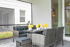 Stunning 7Bd Jacuzzi Pool Close to Disney Windsor Cay 16217