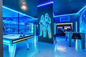 Stunning 7Bd Jacuzzi Pool Close to Disney Windsor Cay 16217