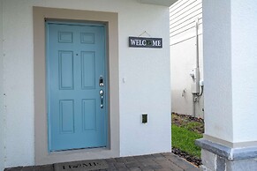 Stunning 7Bd Jacuzzi Pool Close to Disney Windsor Cay 16217