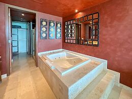 Tranquil Tides Oceanfront Family Oasis