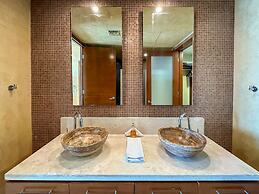 Tranquil Tides Oceanfront Family Oasis