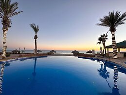 Tranquil Tides Oceanfront Family Oasis