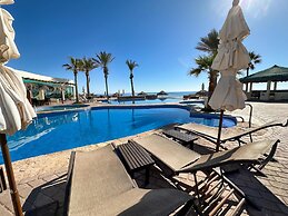 Tranquil Tides Oceanfront Family Oasis