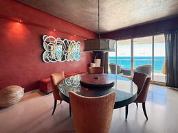 Tranquil Tides Oceanfront Family Oasis
