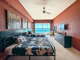 Tranquil Tides Oceanfront Family Oasis