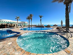 Tranquil Tides Oceanfront Family Oasis