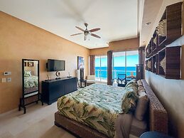 Tranquil Tides Oceanfront Family Oasis