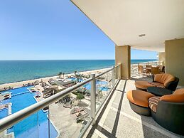 Tranquil Tides Oceanfront Family Oasis