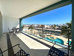 Tranquil Tides Oceanfront Family Oasis